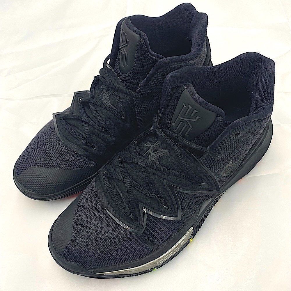 Mens Nike Kyrie Irving Basketball shoes 8.5